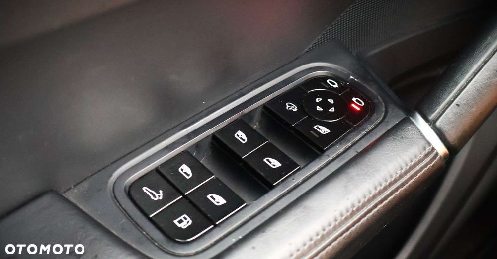 Porsche Cayenne - 31