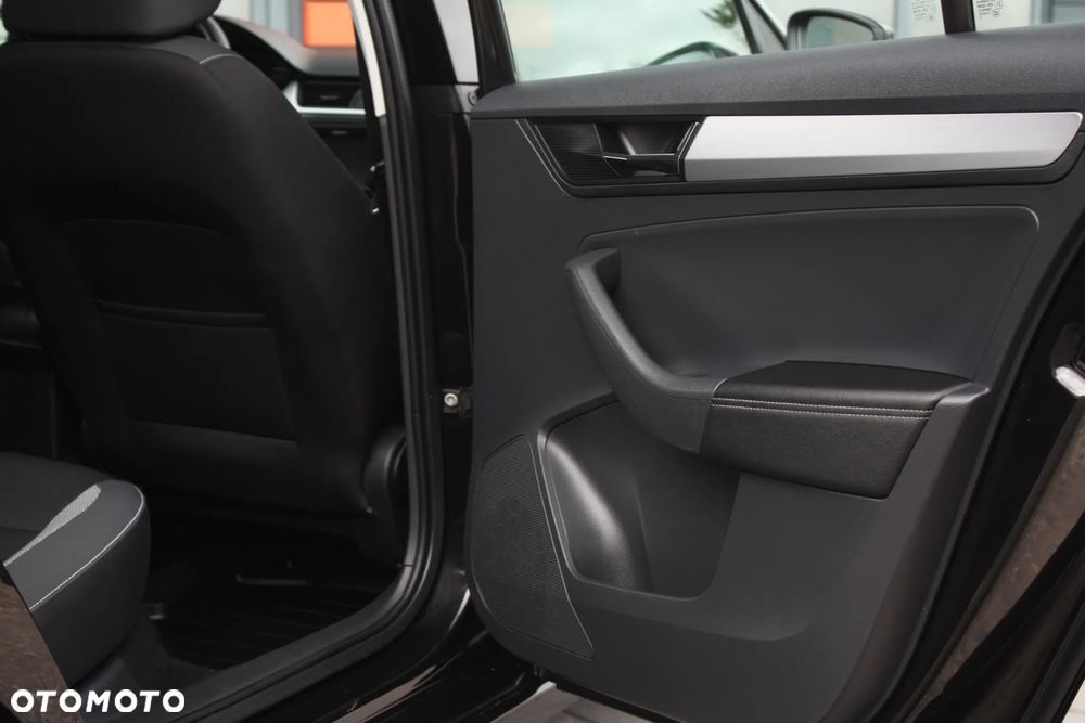 Skoda RAPID 1.0 TSI Style - 25