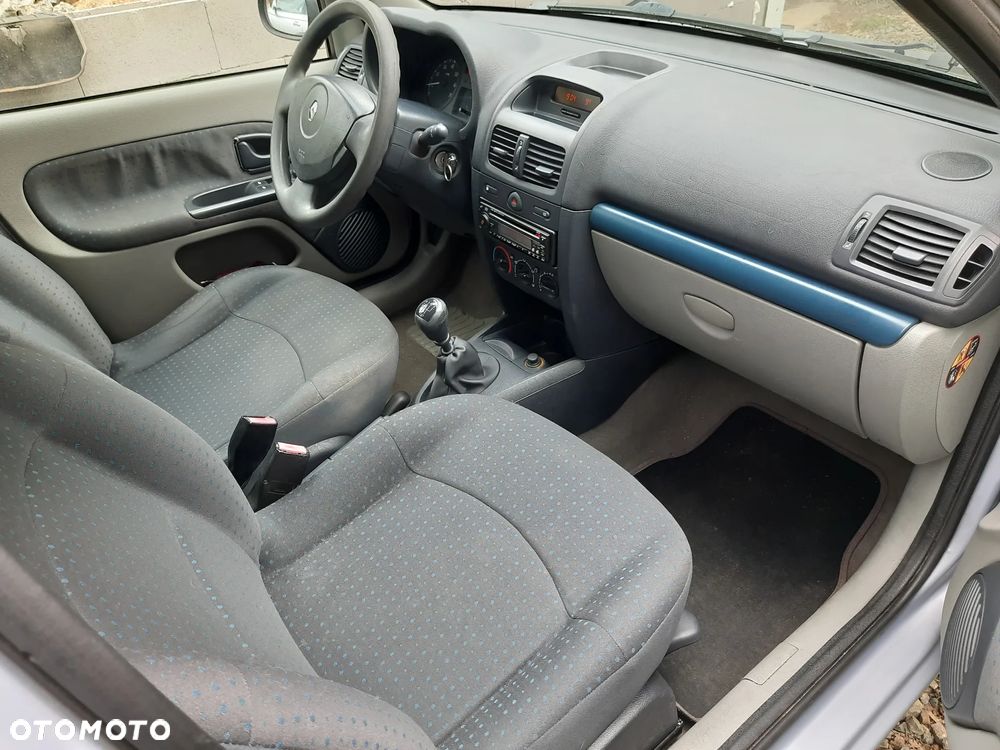 Renault Clio 1.2 16V Confort Authentique - 9