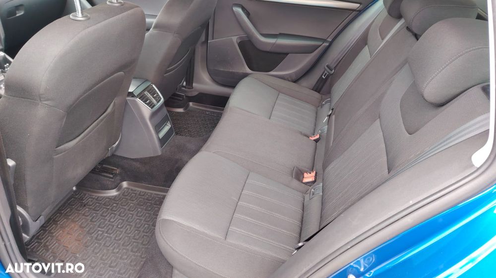 Skoda Octavia 2.0 TDI DSG Style - 9