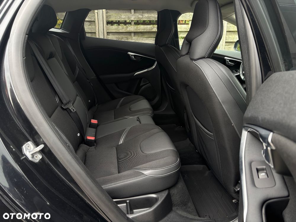 Volvo V40 D2 Momentum - 27