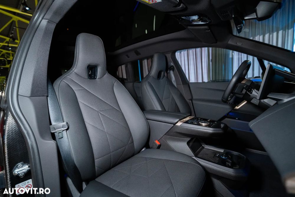 BMW iX xDrive40 - 14