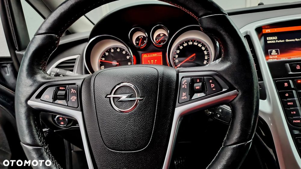 Opel Astra 1.4 T Cosmo - 14