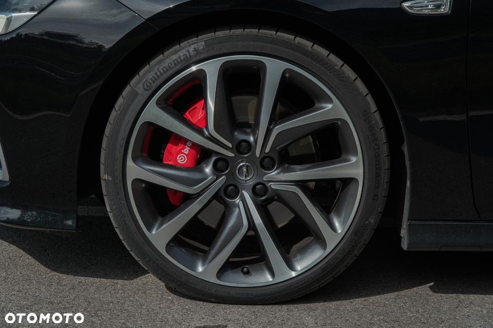 Opel Insignia 2.0 T 4x4 GSi + S&S - 38