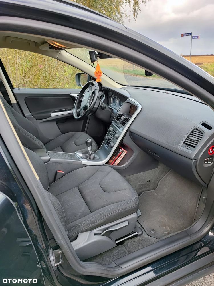 Volvo XC 60 D3 AWD Momentum - 12