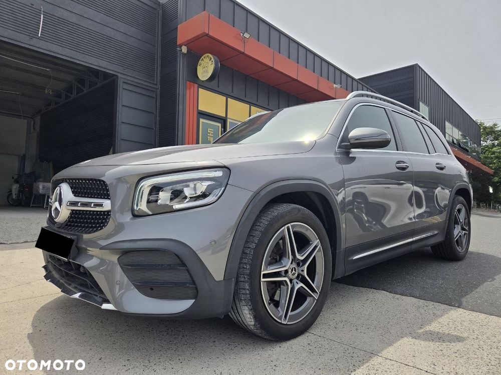 Mercedes-Benz GLB 250 4-Matic AMG Line 8G-DCT - 3