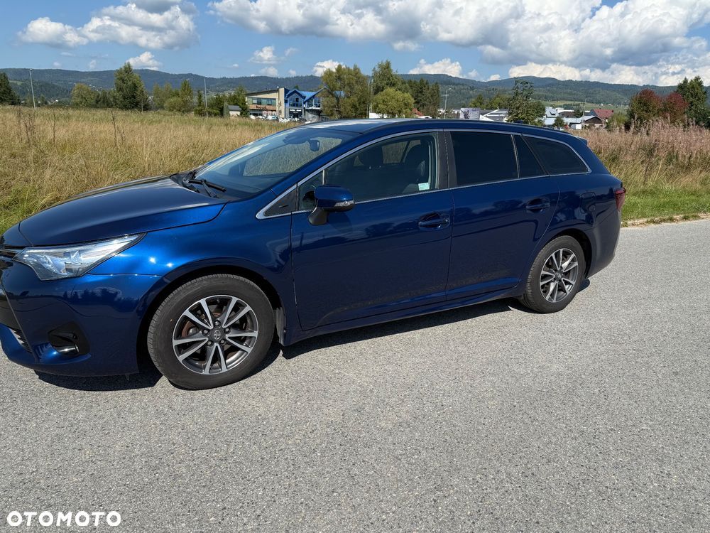 Toyota Avensis 1.6 D-4D Active - 11