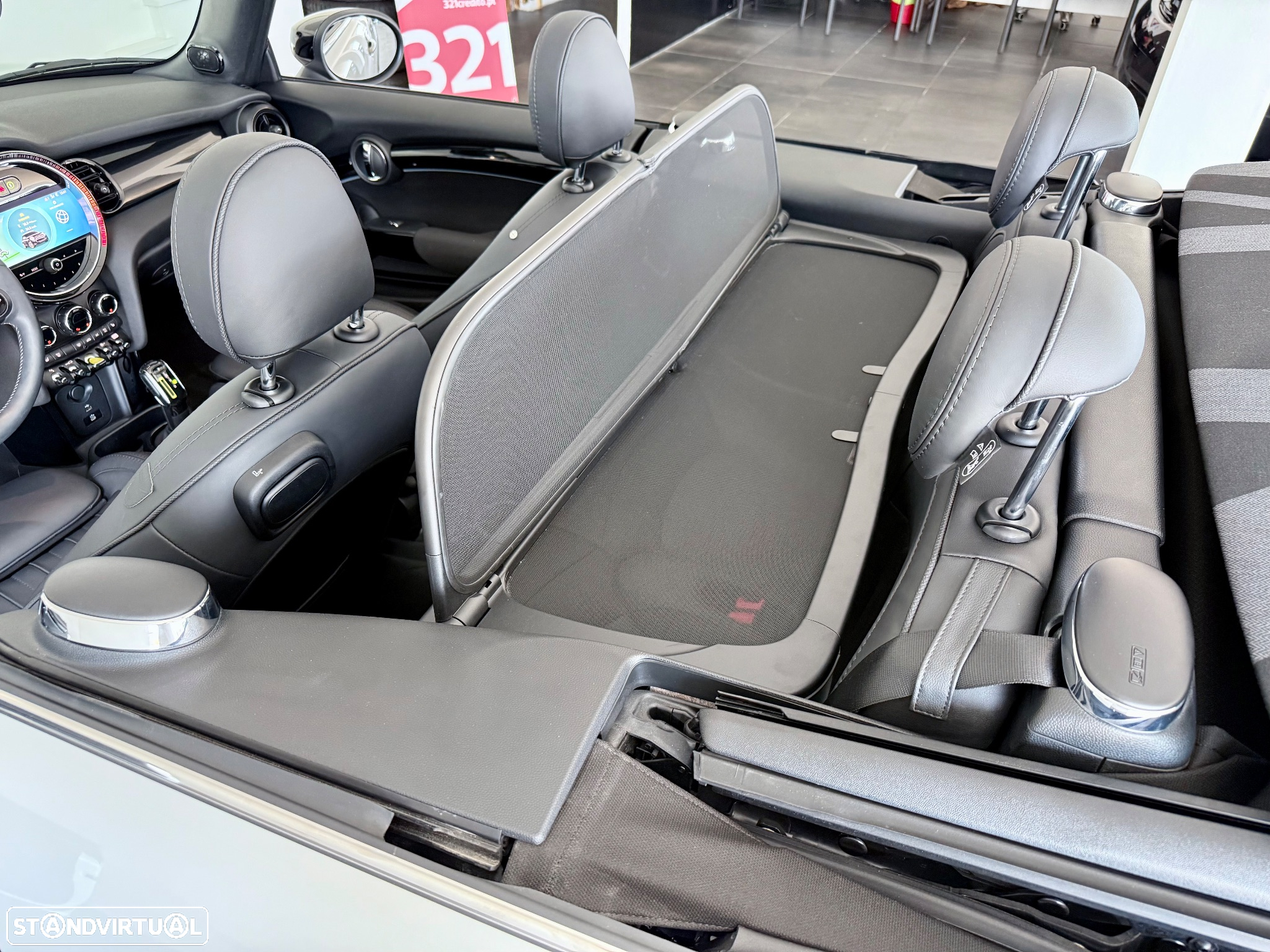 MINI Cabrio Cooper SE 1 of 999 - 29
