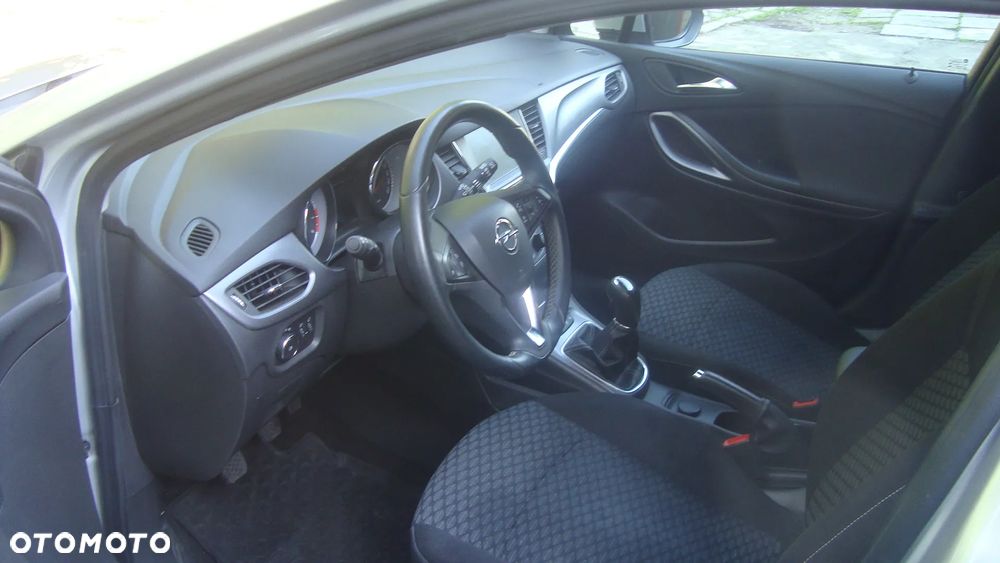 Opel Astra - 10