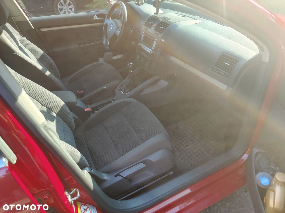 Volkswagen Golf 1.6 Comfortline - 6