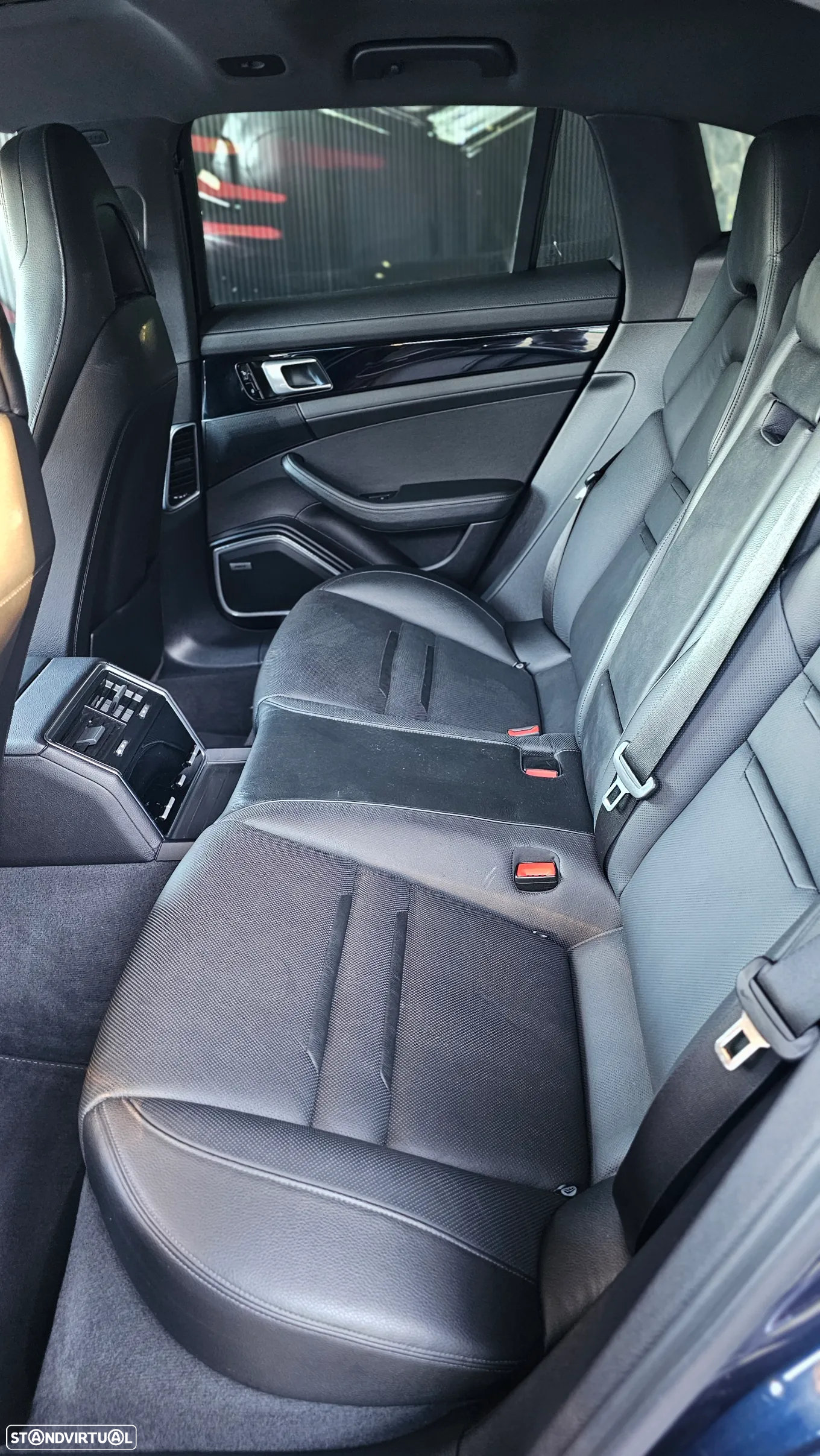 Porsche Panamera Sport Turismo 4 E-Hybrid Platinum Edition - 48