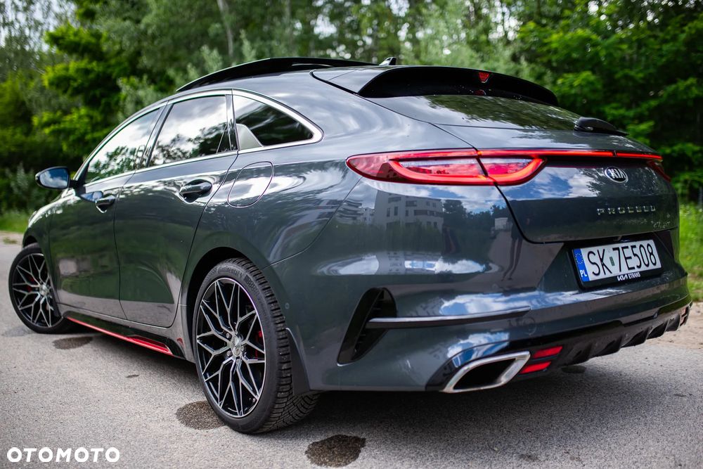 Kia ProCeed 1.6 T-GDI GT DCT - 1