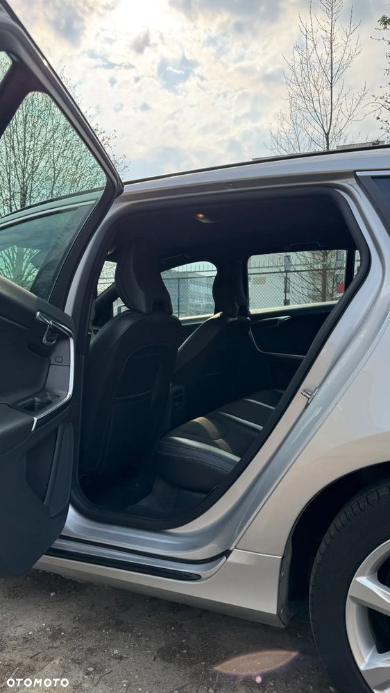 Volvo V60 D4 Geartronic Momentum - 6