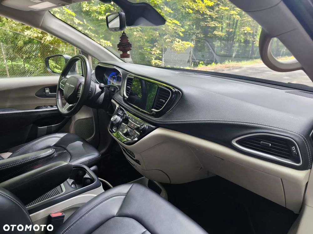 Chrysler Pacifica - 9