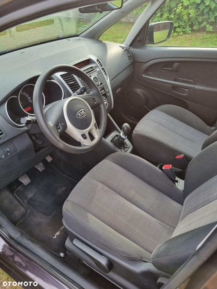 Kia Venga - 7