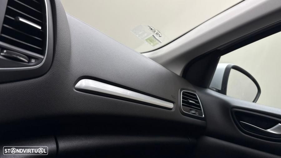 Renault Mégane BLUE dCi 115 EDC BOSE EDITION - 12