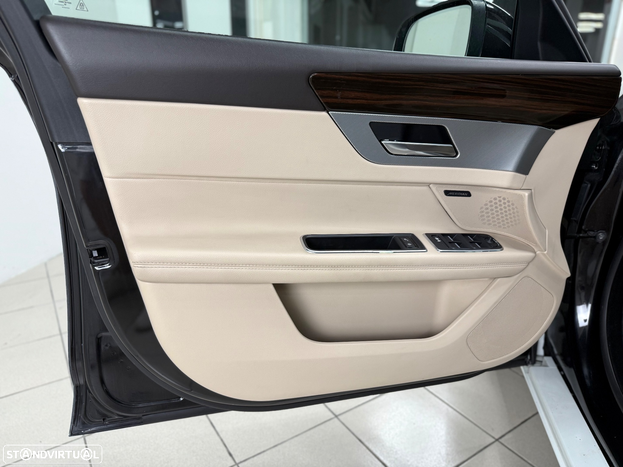 Jaguar XF 2.0 D Prestige Aut. - 13
