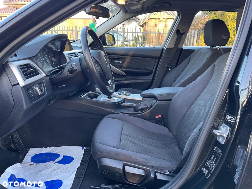 BMW Seria 3 318d Blue Performance Modern Line - 23