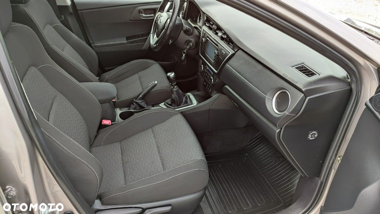 Toyota Auris - 33