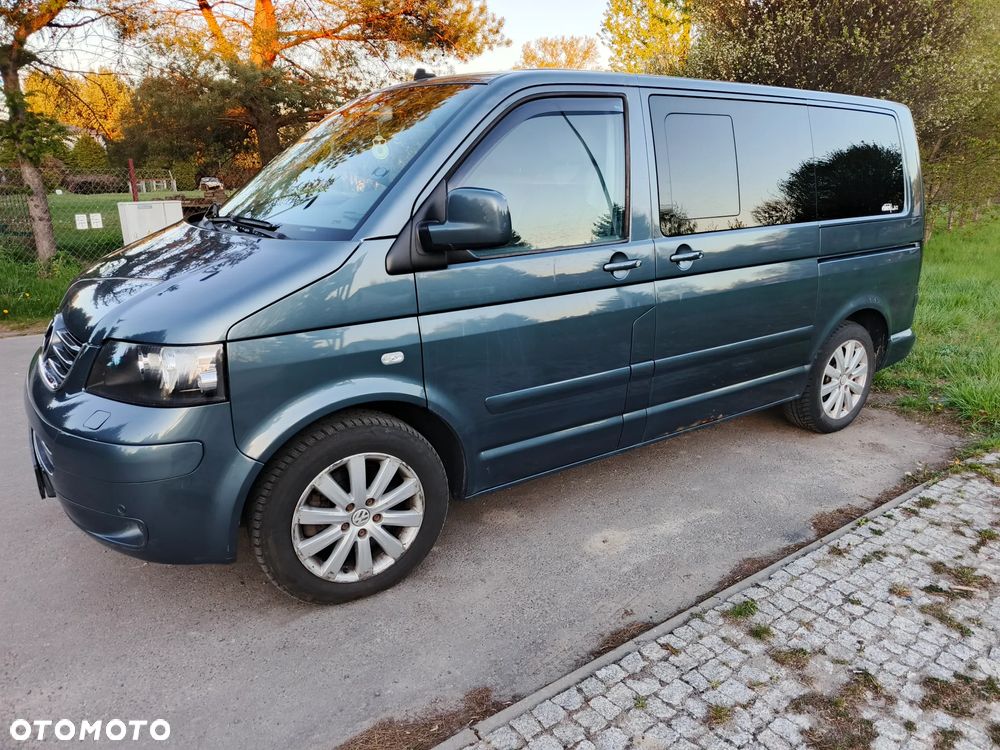 Volkswagen Multivan - 1