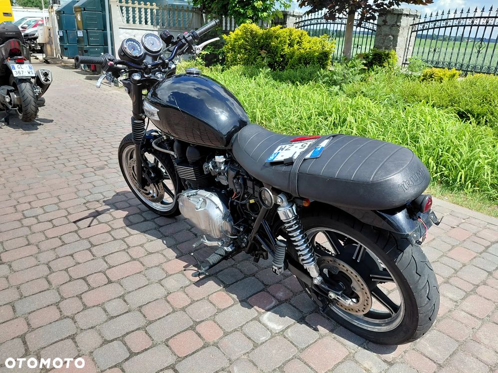 Triumph Bonneville - 4
