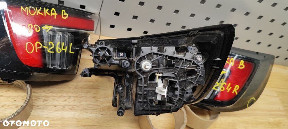 LAMPY TYŁ LEWE PRAWE OPEL LAMPA PRZECIWMGIELNA - 31