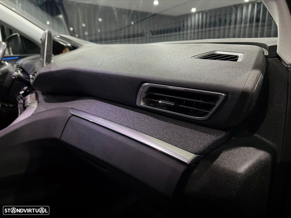 Peugeot 3008 1.2 PureTech Allure Pack - 29