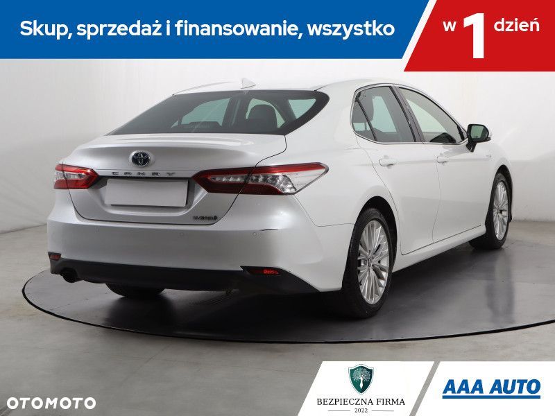 Toyota Camry - 7