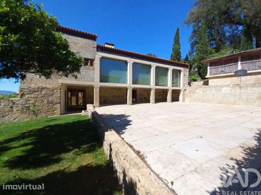 Casa T4 em Airó de 452,00 m2 - Grande imagem: 2/30