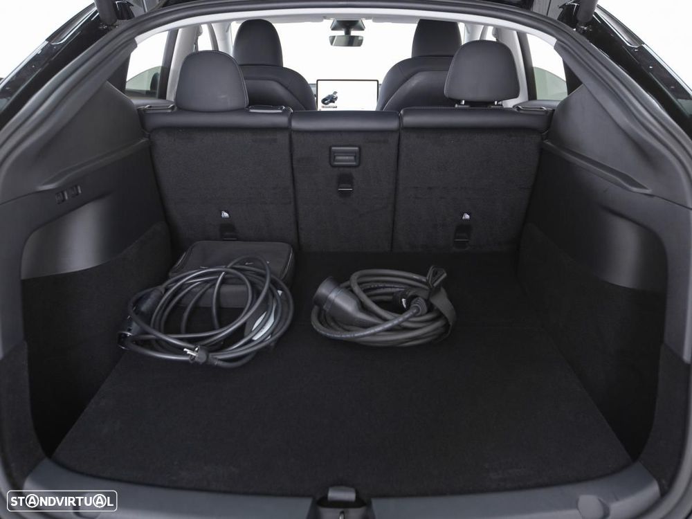 Tesla Model Y Long Range Dual Motor AWD — fotografia 14