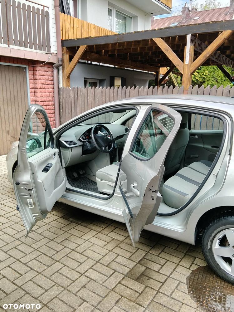 Peugeot 207 1.4 - 5