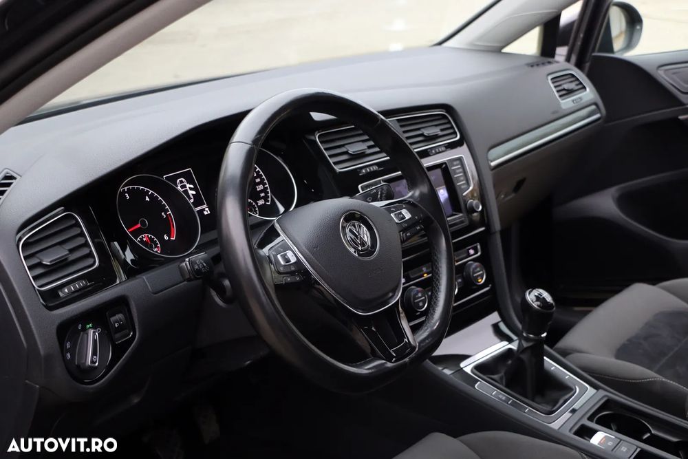 Volkswagen Golf 1.6 TDI BlueMotion Technology Lounge - 20