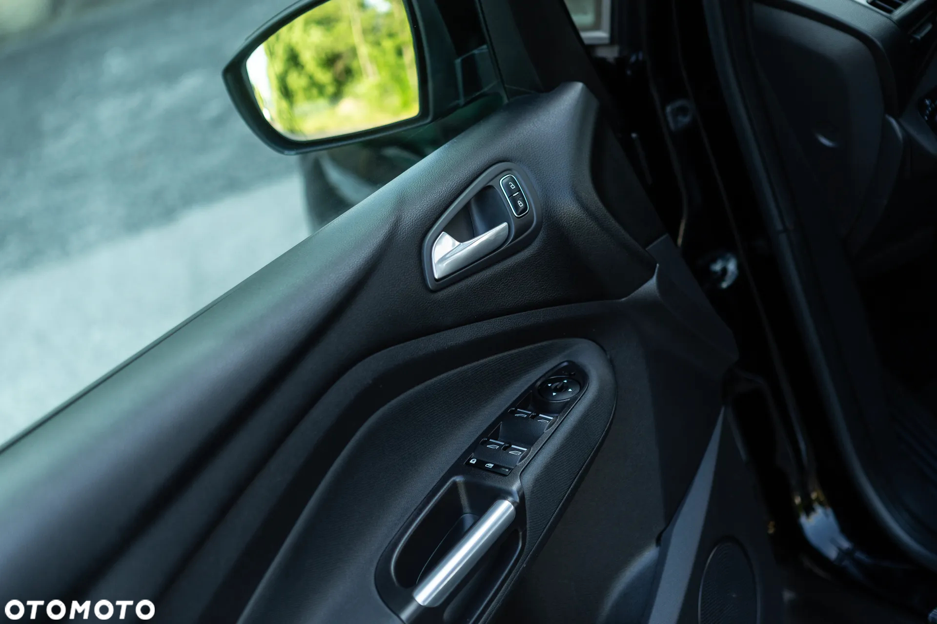 Ford Grand C-MAX - 40
