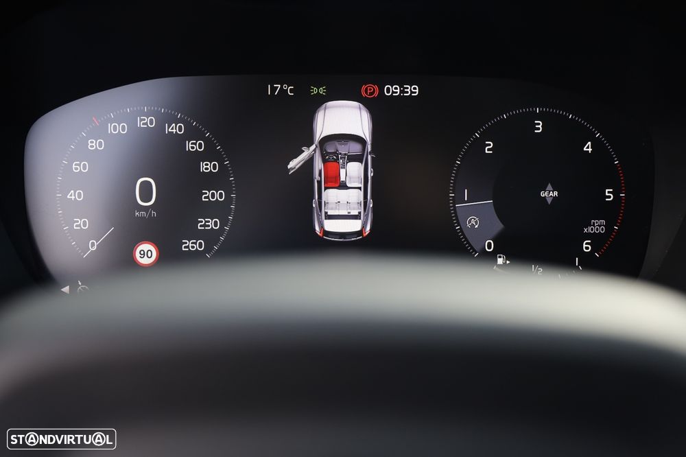 Volvo XC 40 2.0 D3 - 28