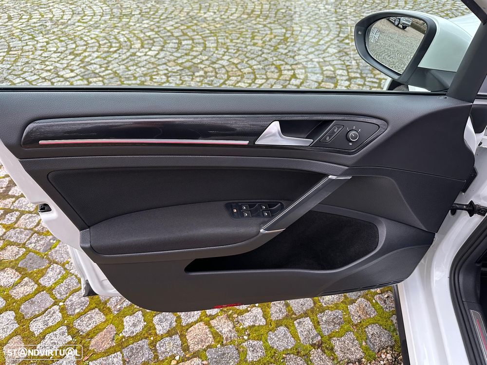 VW Golf 2.0 TSi GTi Performance - 12