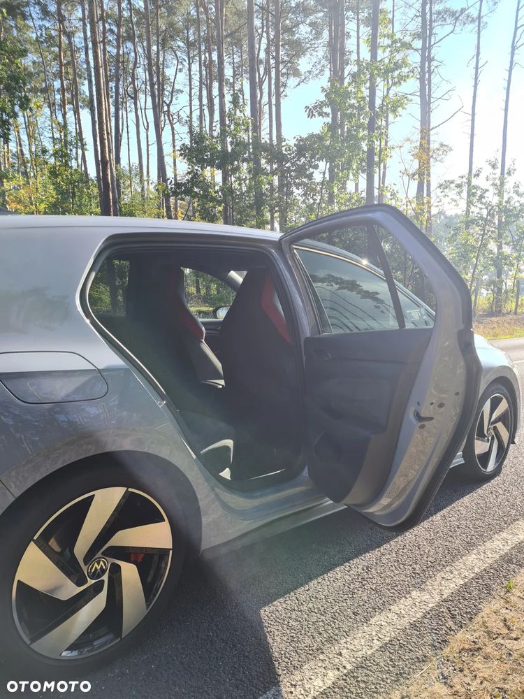 Volkswagen Golf - 12