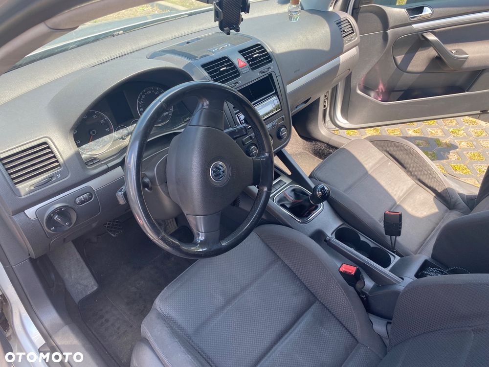 Volkswagen Golf 1.6 FSI Sportline - 5