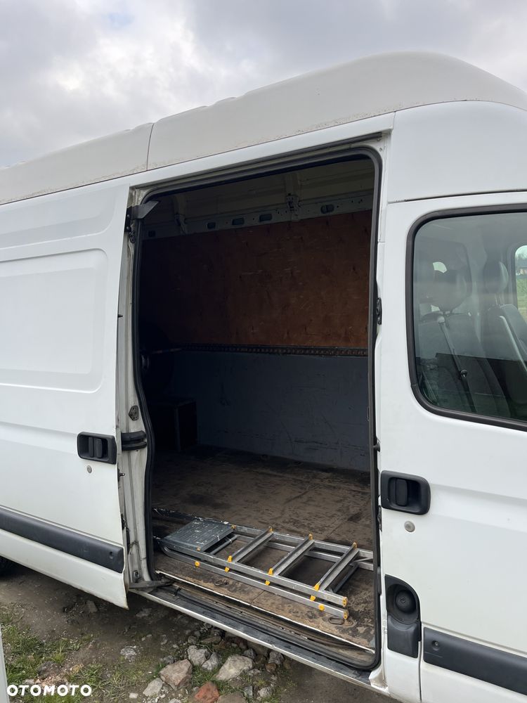 Nissan INTERSTAR - 11