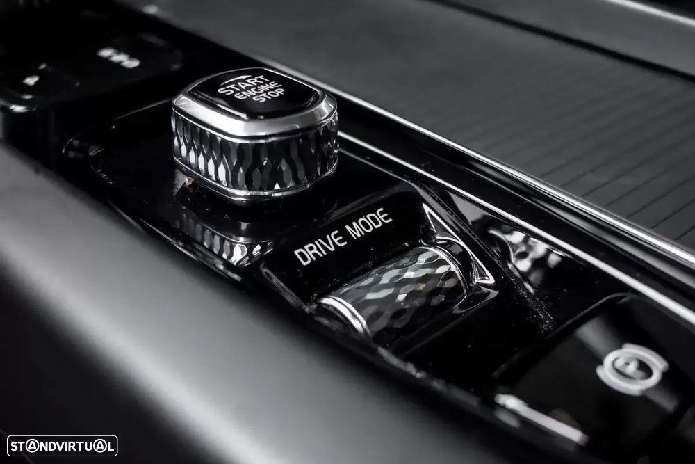 Volvo XC 60 2.0 T6 PHEV Inscription AWD - 23