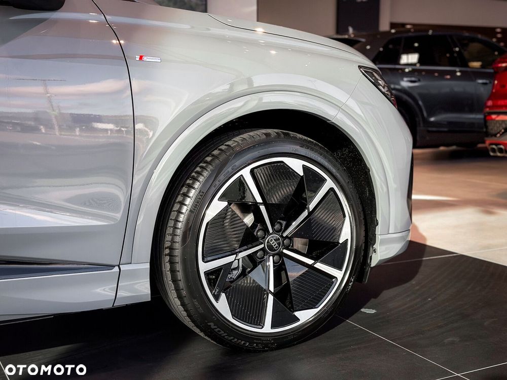 Audi Q4 e-tron - 7