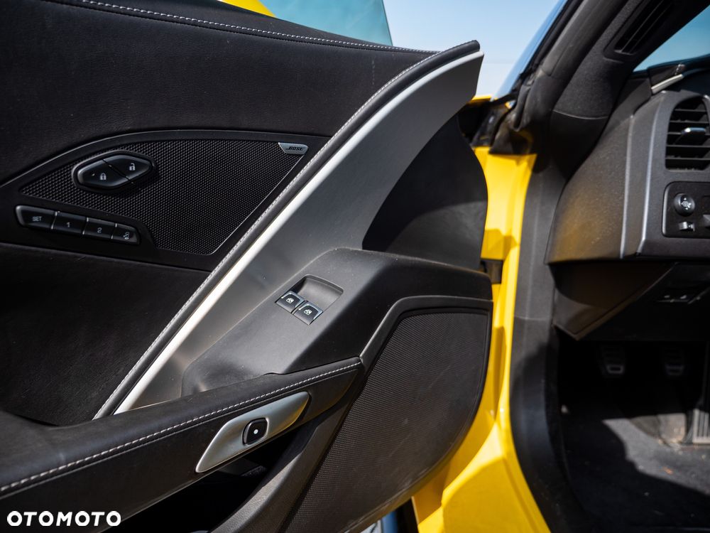Chevrolet Corvette - 20