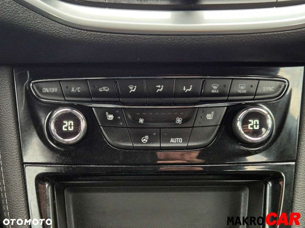 Opel Astra 1.6 CDTI Cosmo - 11