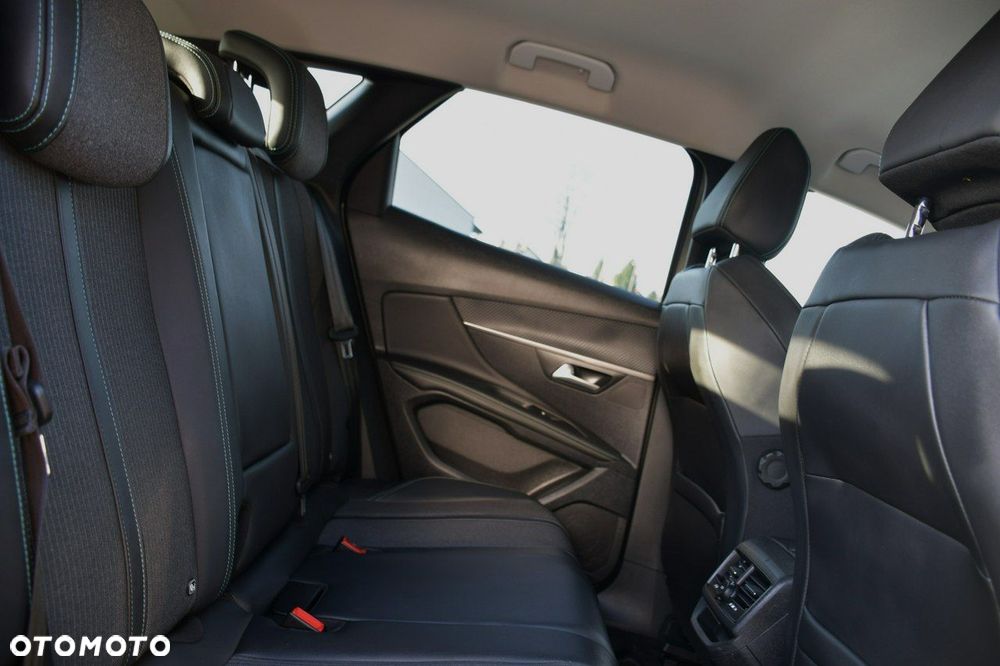 Peugeot 3008 1.2 PureTech Allure Pack S&S - 17