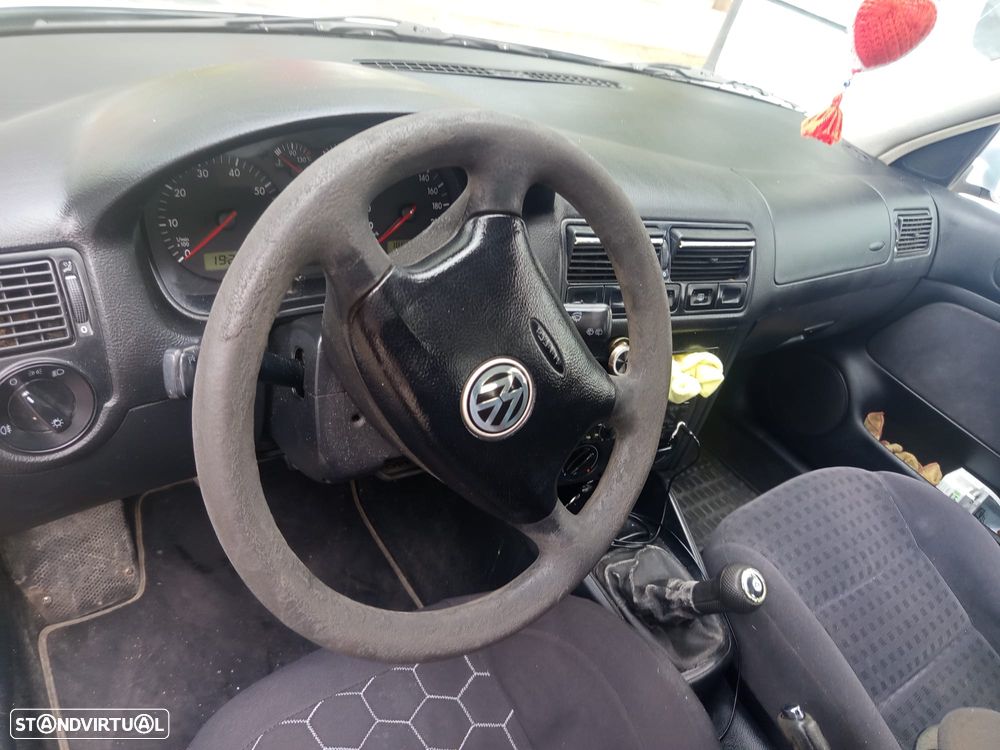 VW Golf - 4
