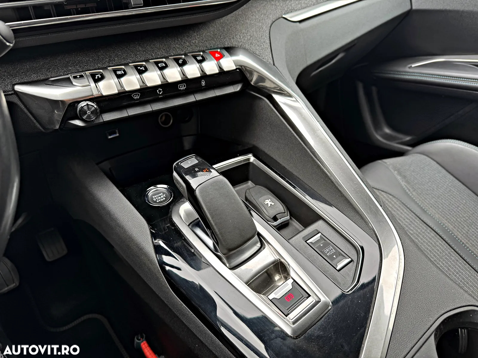 Peugeot 3008 Plug-In Hybrid 225 e-EAT8 Allure Pack - 36
