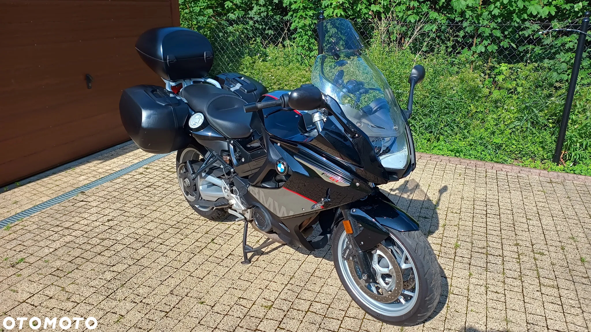 BMW F - 2