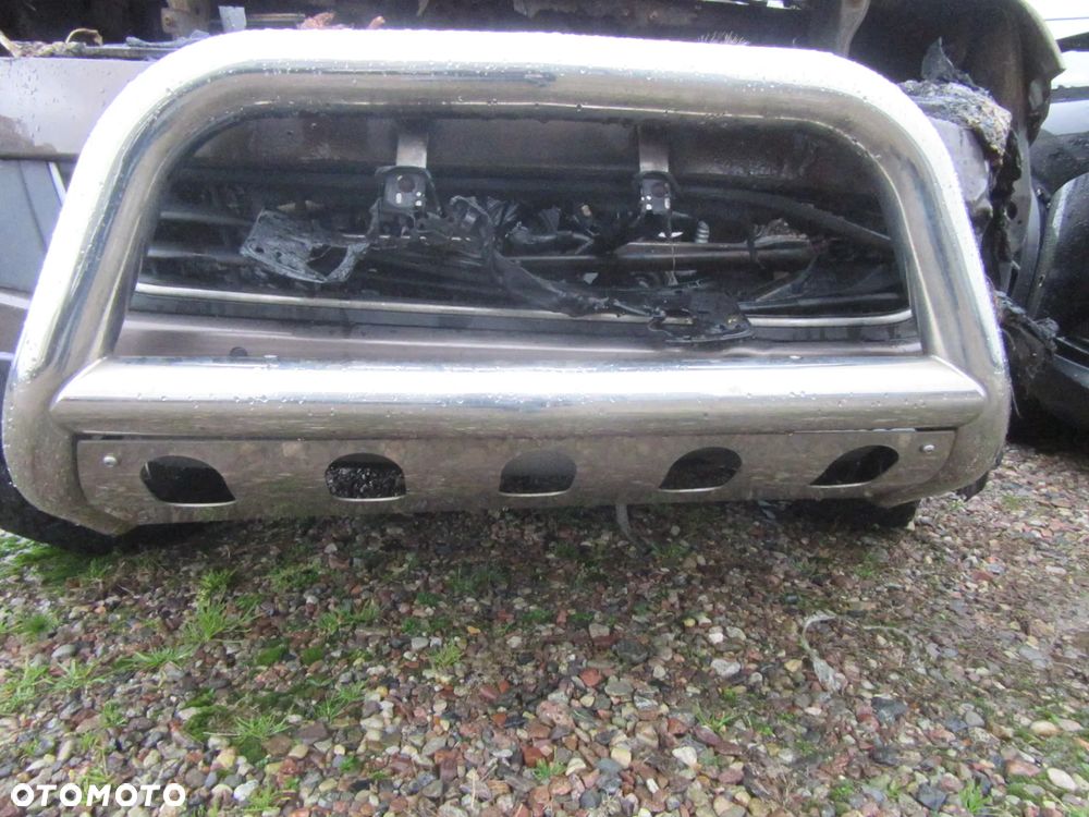 Volkswagen AMAROK  Zabudowa paki Roll N Lock Orurowanie PROGI - 2