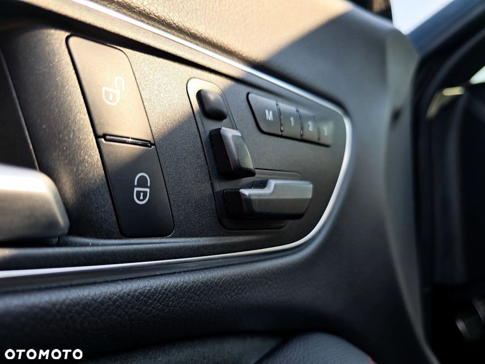 Mercedes-Benz CLA AMG 45 4Matic 7G-DCT - 26