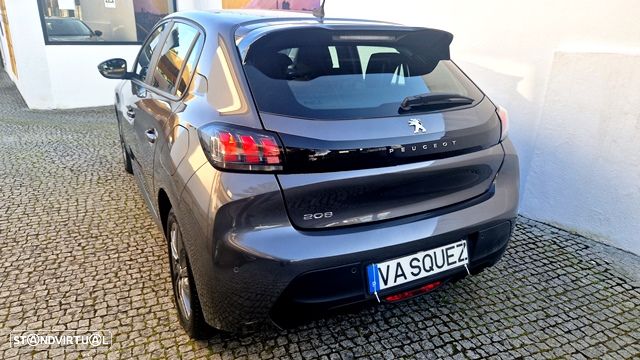 Peugeot 208 1.2 PureTech Allure EAT8 - 5