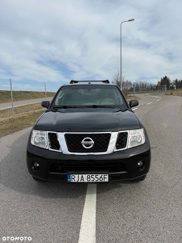 Nissan Pathfinder - 1